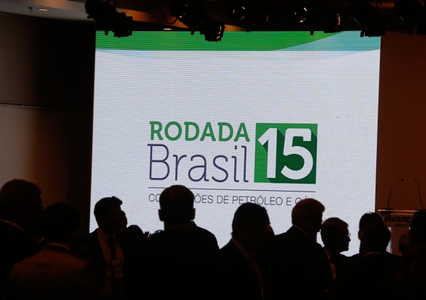  Leilão de Petróleo tem disputa acirrada por Bacia de Campos