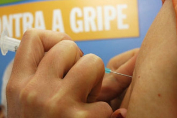 Brasil inicia campanha de vacinação contra gripe